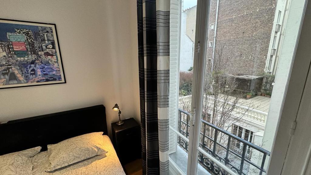 Gorgeous Paris Eiffel Tower Apartment Exterior photo