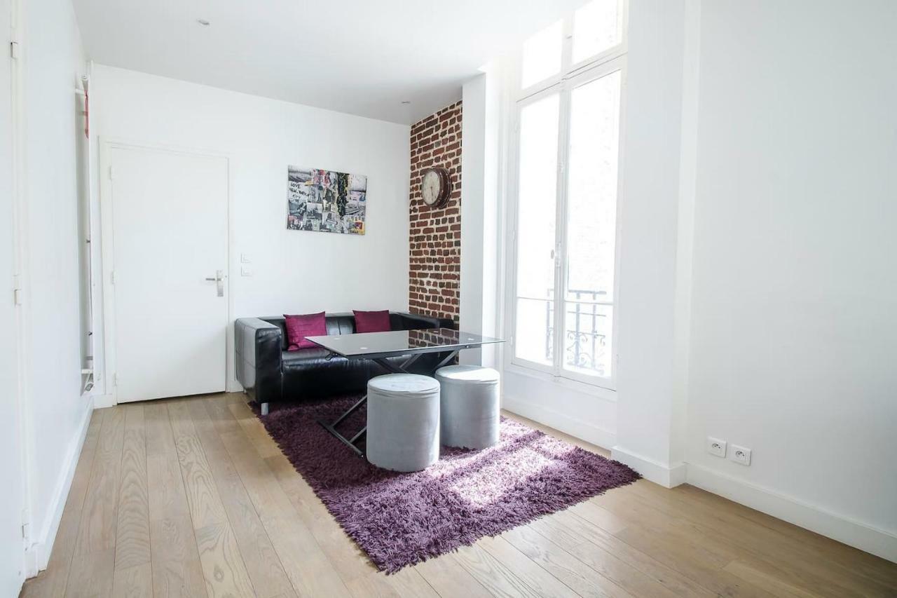 Gorgeous Paris Eiffel Tower Apartment Exterior photo